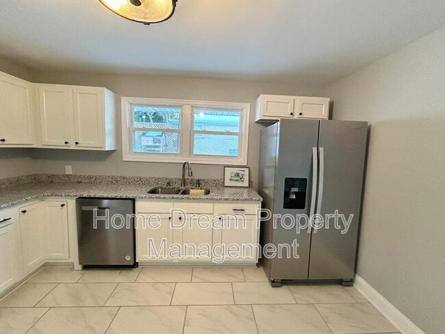 Building Photo - 354 Berry St