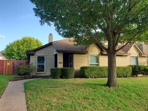 Building Photo - 1704 Quail Run Dr