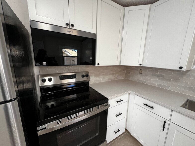 Building Photo - 3730 3rd Ave N