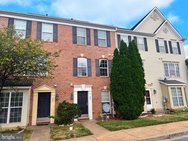 Building Photo - 607 Cawley Dr
