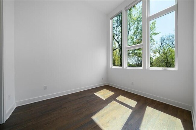 Building Photo - 2347 Hosea L Williams Dr SE