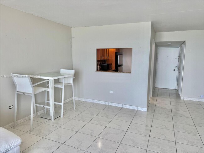 Building Photo - 5555 Collins Ave