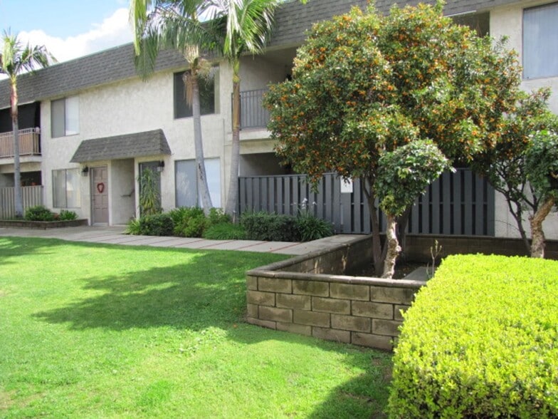 Building Photo - 316-356 W. Meda Ave. Glendora CA. 91741