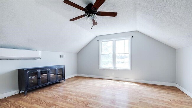 Building Photo - 82 Saddlebrush Rd