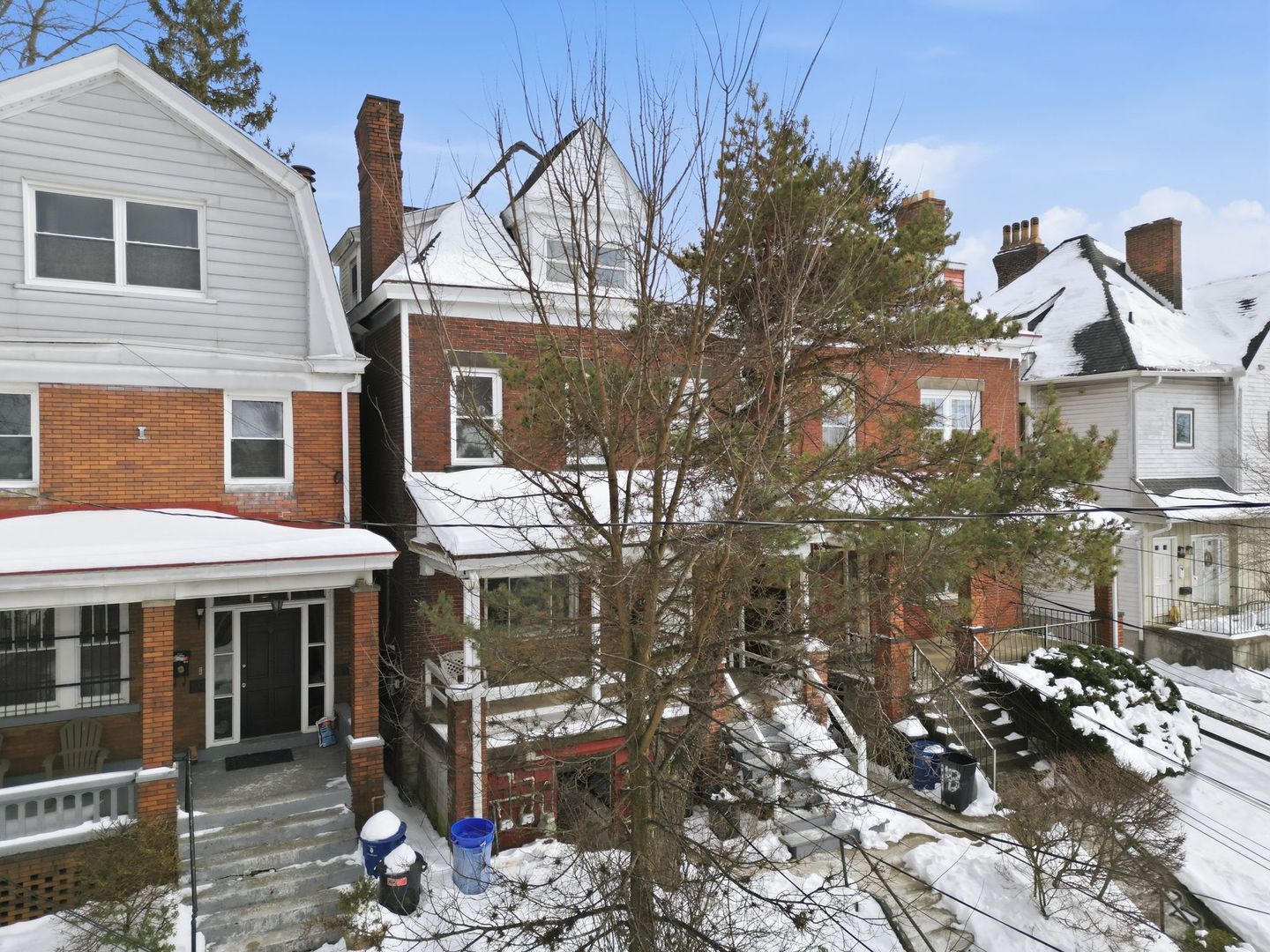 Building Photo - 141 Oneida St