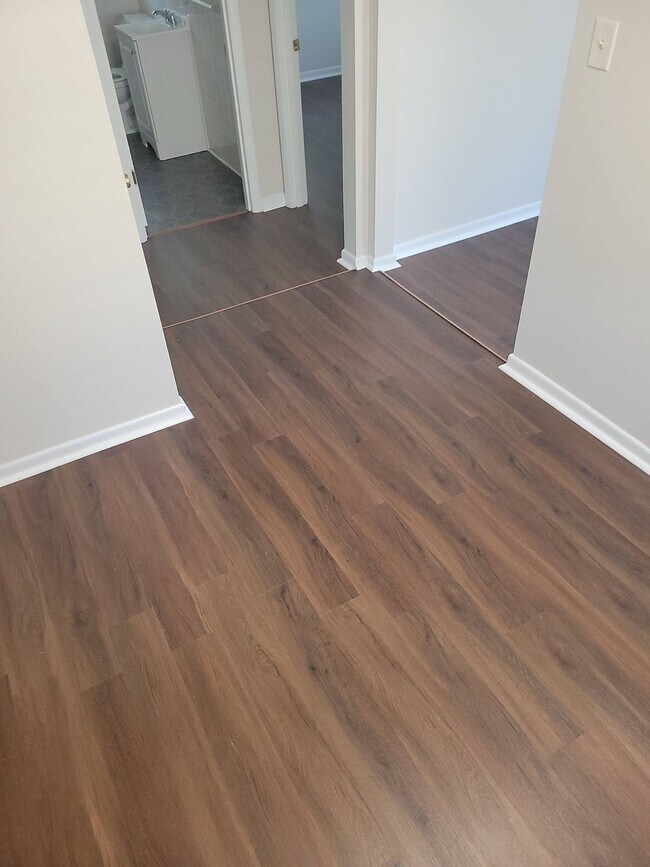 Building Photo - 4113 La Salle Ave