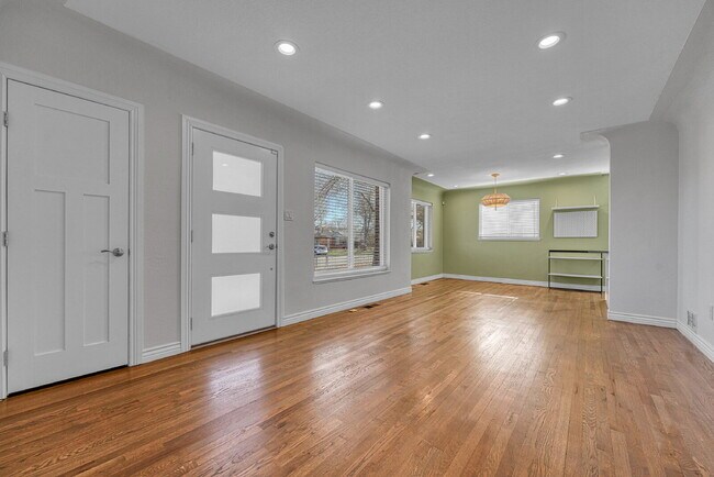 Building Photo - $3,640.95 - $300 OFF First Month's Rent - 4 Bedroom, 3 Bath, Single Family Home in Denver with Fi...