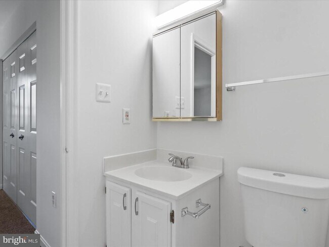 Building Photo - 5513 Ridgeton Hill Ct