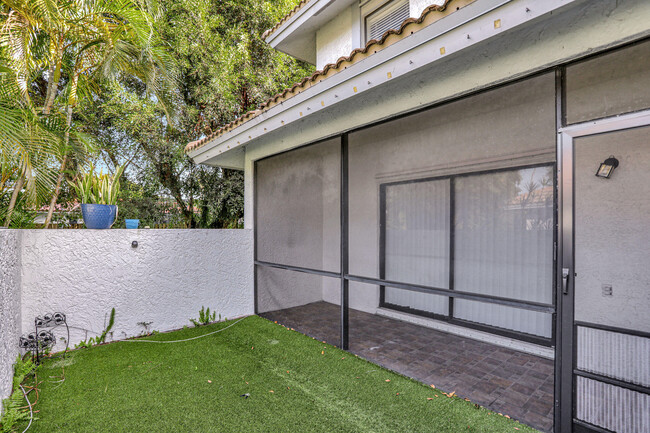 Building Photo - 9775 Riverside Dr