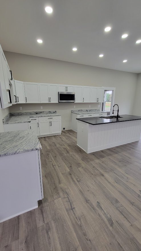 Building Photo - 405 Sugar Maple Ln