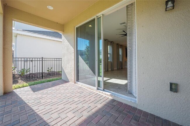 Building Photo - 7212 Paradiso Dr