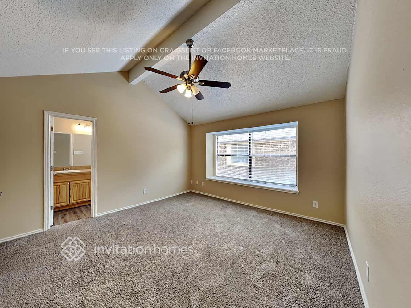 Building Photo - 2306 Lakeshore Ln