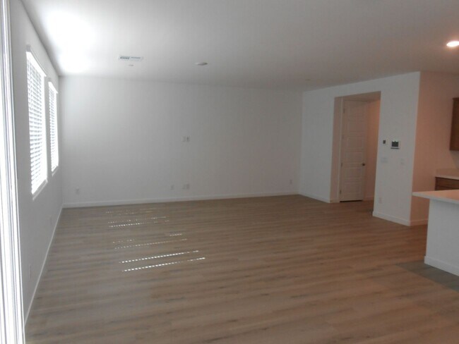 Building Photo - 1025 Copper Robin St