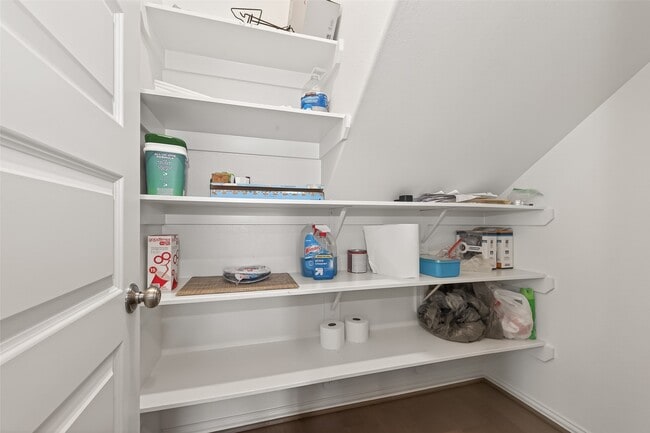 Building Photo - 27926 Western Crk Ct