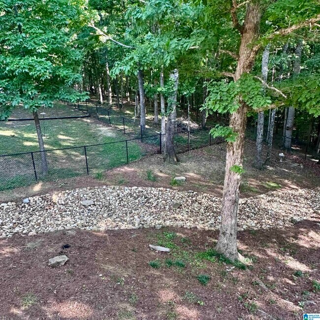 Building Photo - 5982 Valley Way