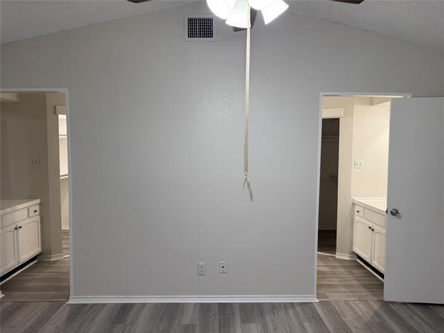 Building Photo - 1088 W Hills Terrace