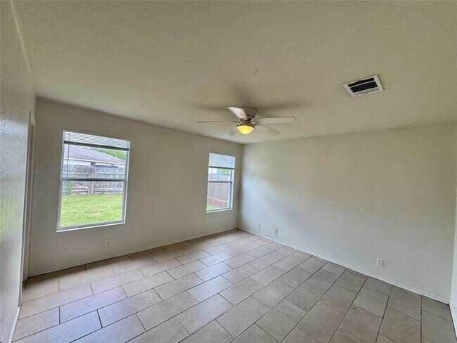 Building Photo - 304 Golden Gate Dr