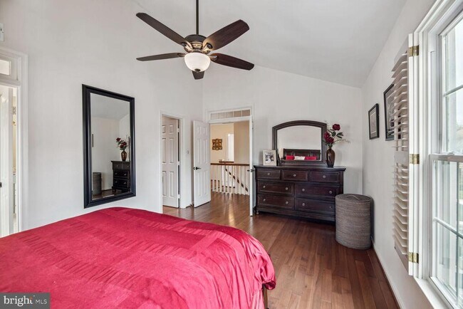 Building Photo - 6603 Forsythia St