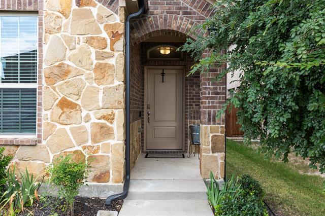 Building Photo - 2145 Miramar Dr
