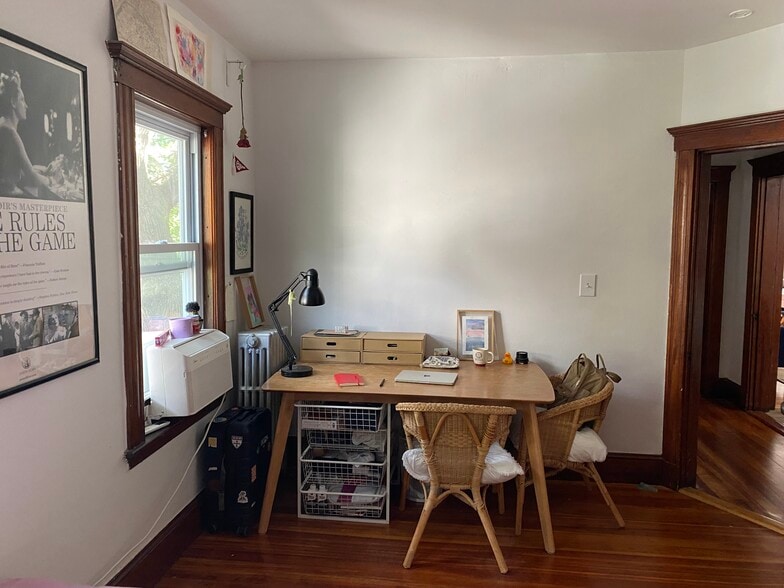 Building Photo - 13 Roberts Rd