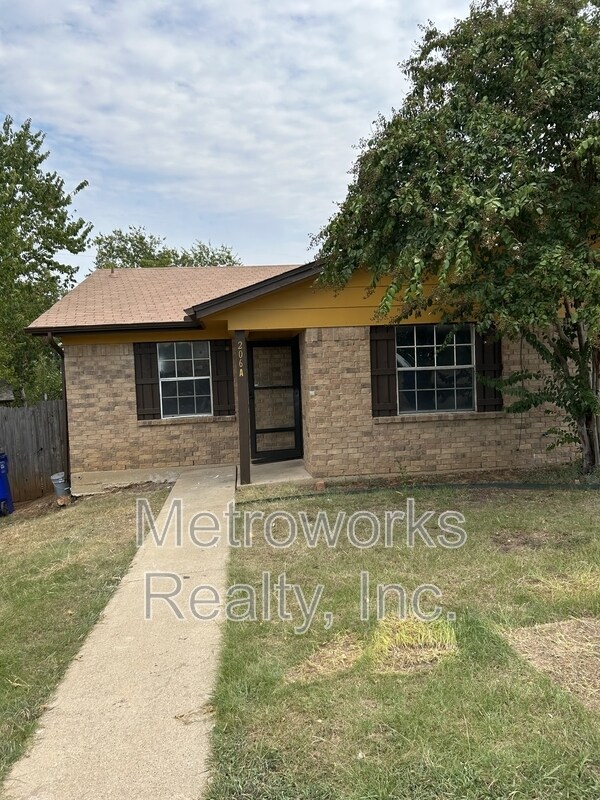 Building Photo - 206 Pine Meadow Dr