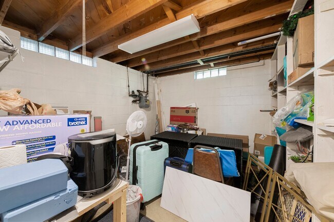 Building Photo - 3953 Tyler St NE