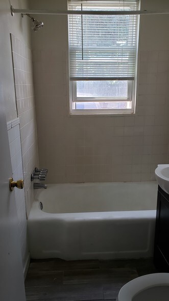 Building Photo - 4809 Meade St NE