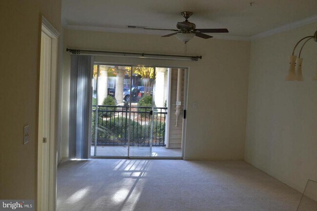 Building Photo - 12937 Centre Park Cir