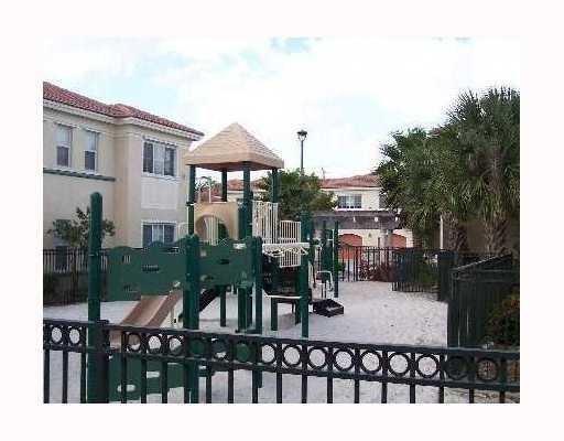 Building Photo - 2525 Centergate Dr