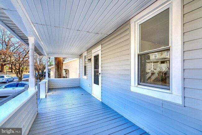 Building Photo - 6504 Rosemont Ave