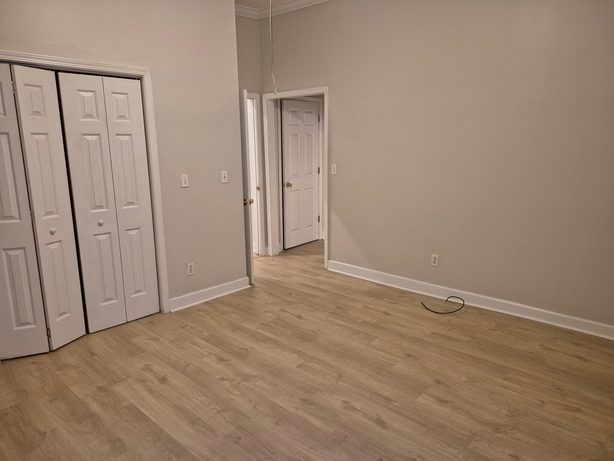 Building Photo - 584 Seminole Ave NE