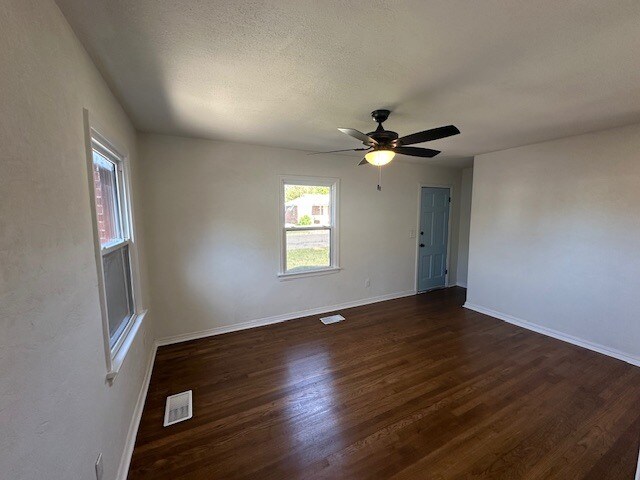 Building Photo - 314 E Ercoupe Dr