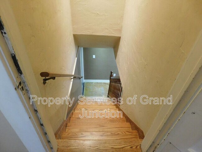 Building Photo - 930 Ouray Ave