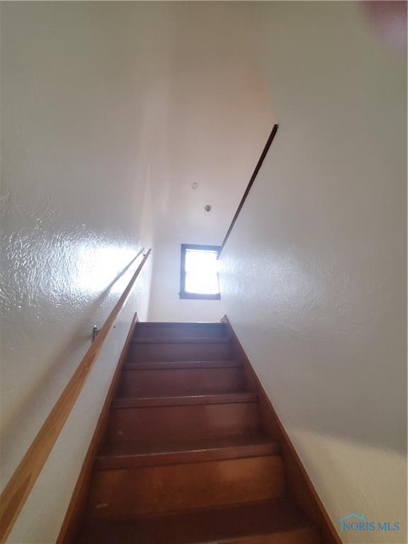 Building Photo - 3329 Jeannette Ave