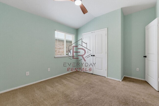 Building Photo - 5582 Perdita Dr
