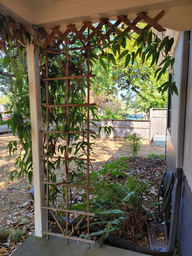 Building Photo - 1110 SE 113th Ave