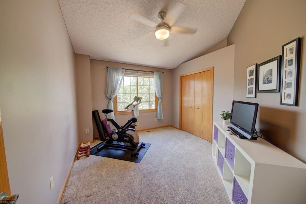 Building Photo - 6936 Lake Terrace E