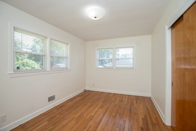 Building Photo - ? Stunning 3 Bedroom, 2 Bathroom Home! ?