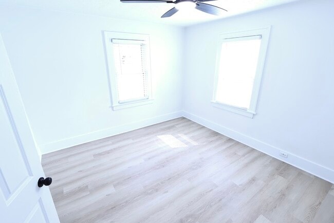 Building Photo - 1490 Hillside Terrace