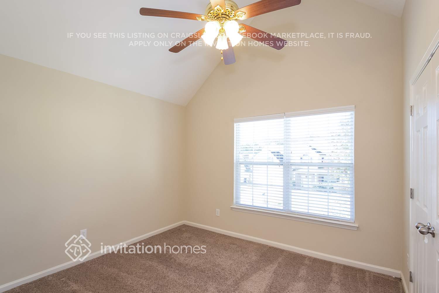 Building Photo - 330 Fairpointe Pl