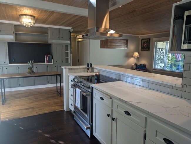 Building Photo - Stunning 4-Bedroom Home in Desirable Central Kitsap Location