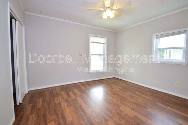 Building Photo - 113 N Birch St