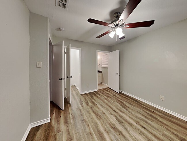 Building Photo - Newly Renovated Single Family Home | 3 BR/1.5BA | 2-Car Covered Parking | Covered Patio