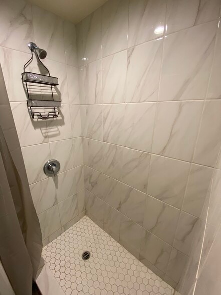 Building Photo - 6451 Bothwell Rd