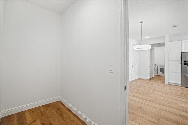 Building Photo - 600 3rd Ave S