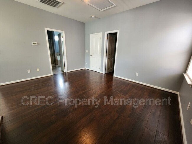 Building Photo - 103 Foxglove Ave