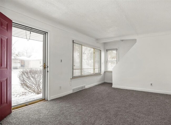 Building Photo - 24868 Grove Ave