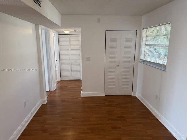 Building Photo - 13100 SW 92nd Ave
