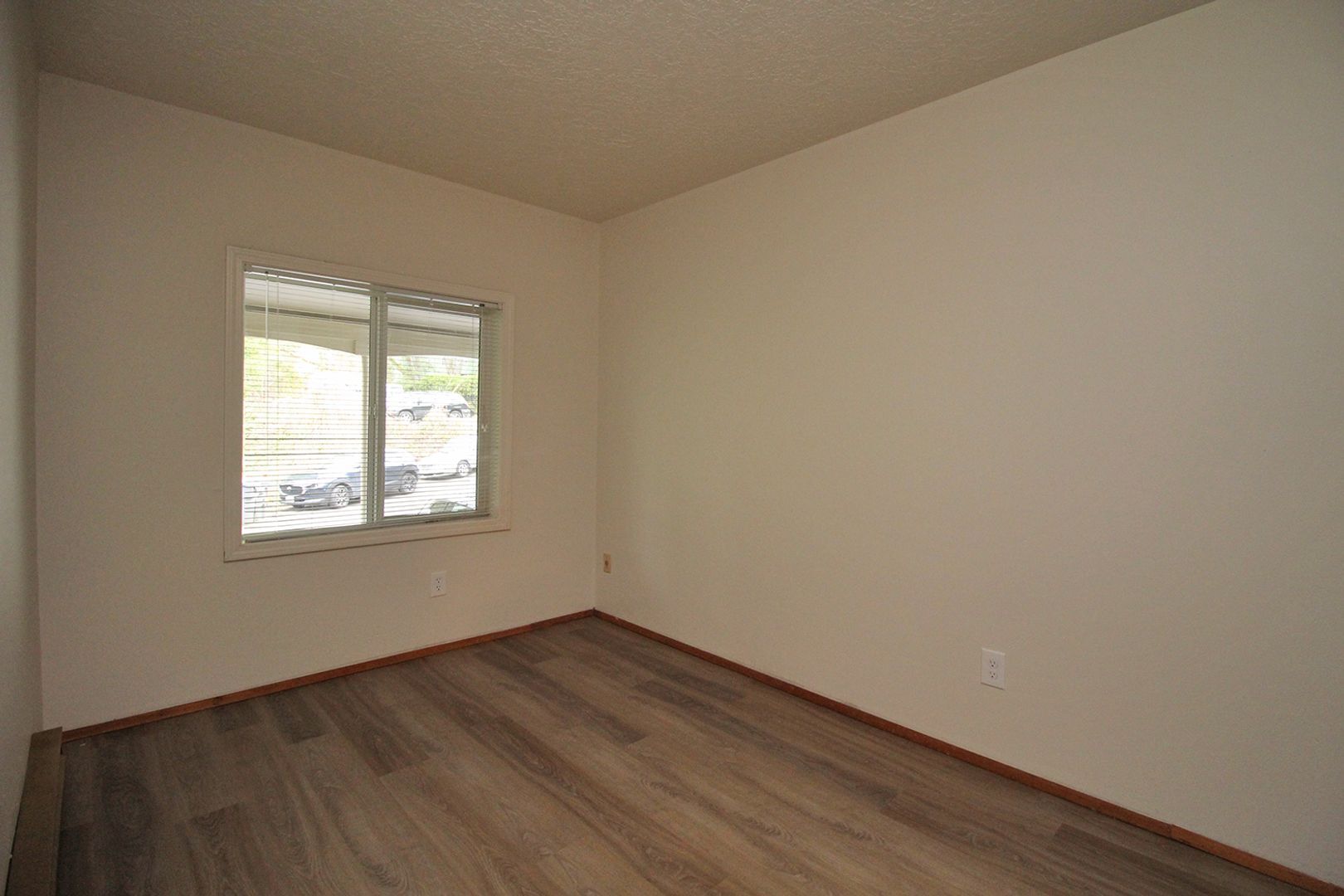 Building Photo - 3736 SW 10th Ave