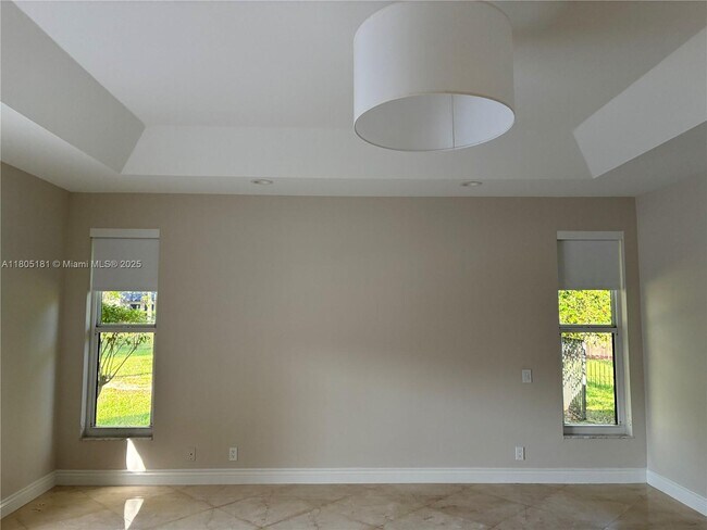 Building Photo - 384 Coconut Cir